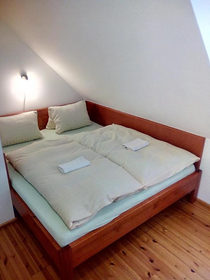 Hostinec U Janatu S Ubytovanim Cestin Buitenkant foto