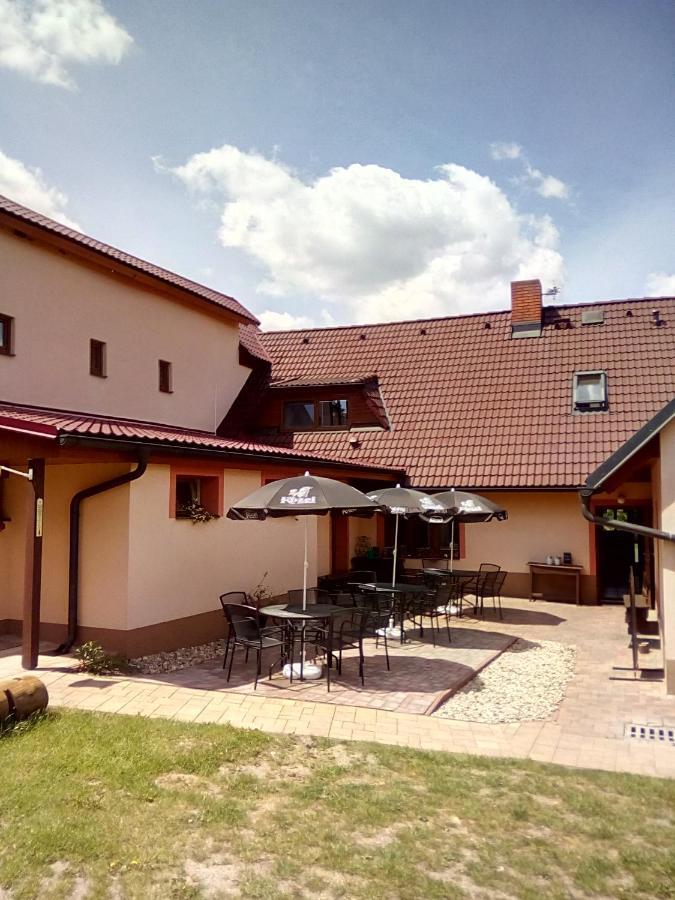 Hostinec U Janatu S Ubytovanim Cestin Buitenkant foto